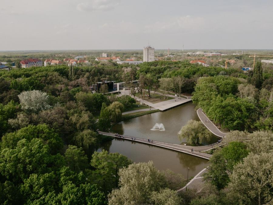 Debrecen, Nagyerdei sétány